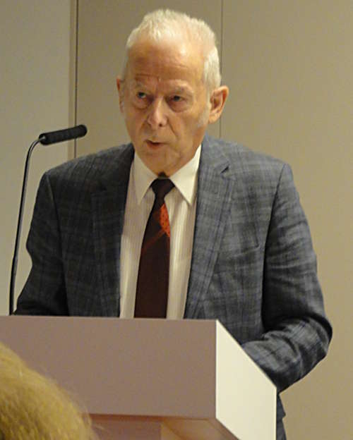 Siegfried Kompf erläuterte die Entstehungsgeschichte der Ausstellung. Klicken zum Vergrößern.