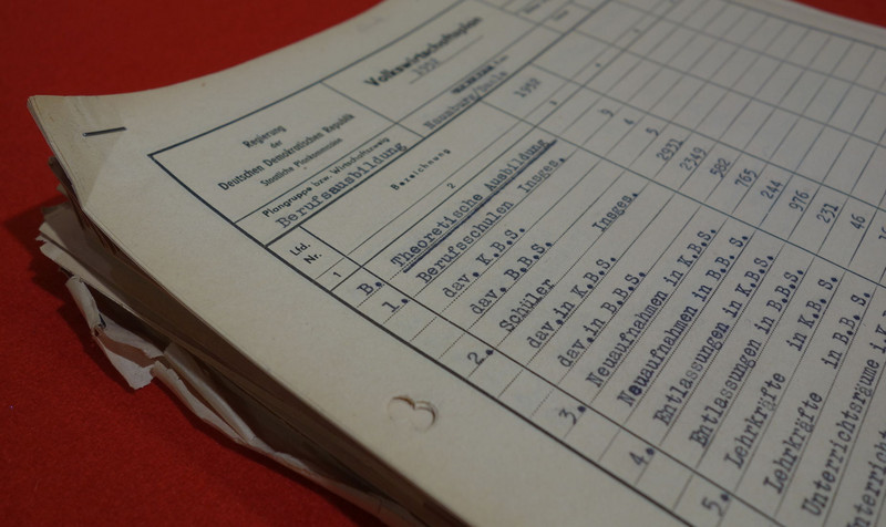 Abbildung Zu entsäuerndes Papier. Klicken zum Vergrößern.
