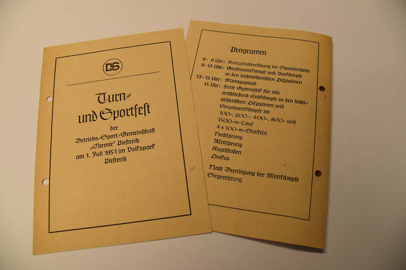 I 527, Nr. 1104: Programm des Turn- und Sportfestes der BSG „Chemie“ Piesteritz am 1. Juli 1951. Klicken zum Vergrößern. Abbildung I 527, Nr. 1104: Programm des Turn- und Sportfestes der BSG „Chemie“ Piesteritz am 1. Juli 1951. Klicken zum Vergrößern.