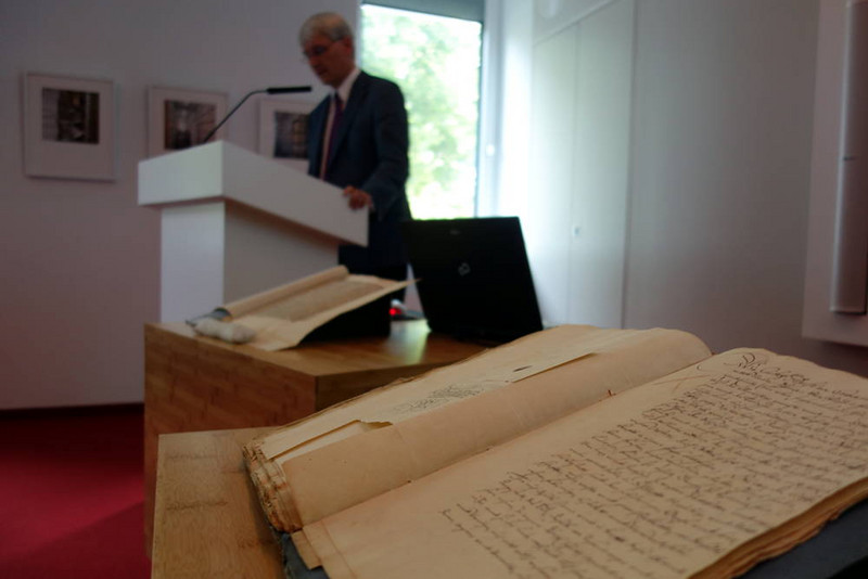 Abbildung Im Landesarchiv verwahrte Originalquellen aus der Zeit des Dreißigjährigen Krieges standen im Zentrum des Vortrags. Mit Klick zur vollständigen Meldung gelangen.